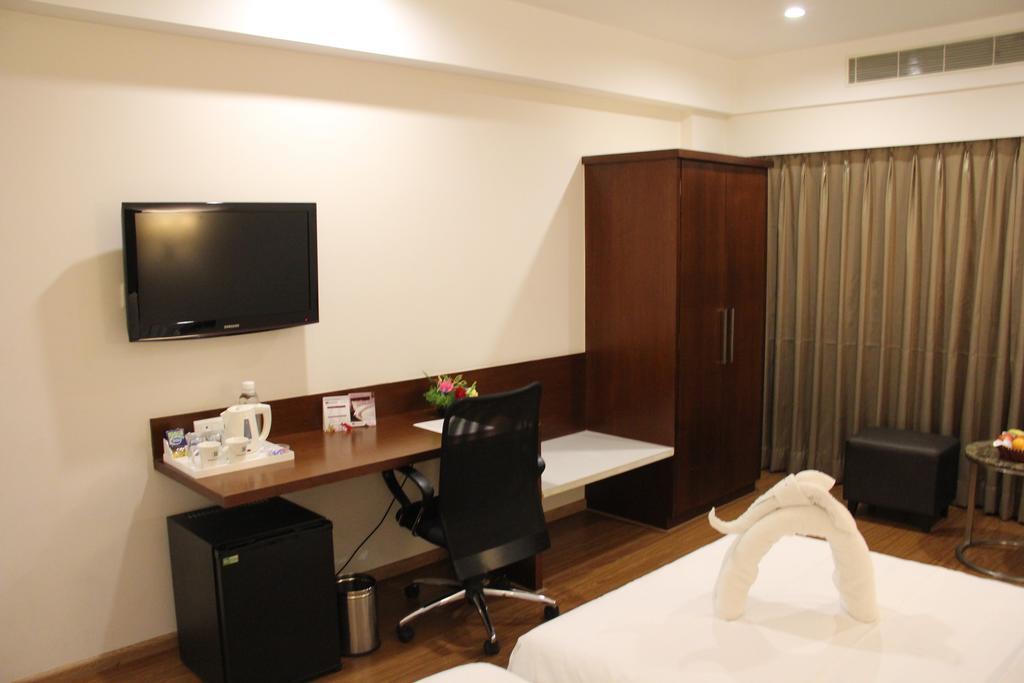 Hotel Minerva Grand Tirupati Room photo